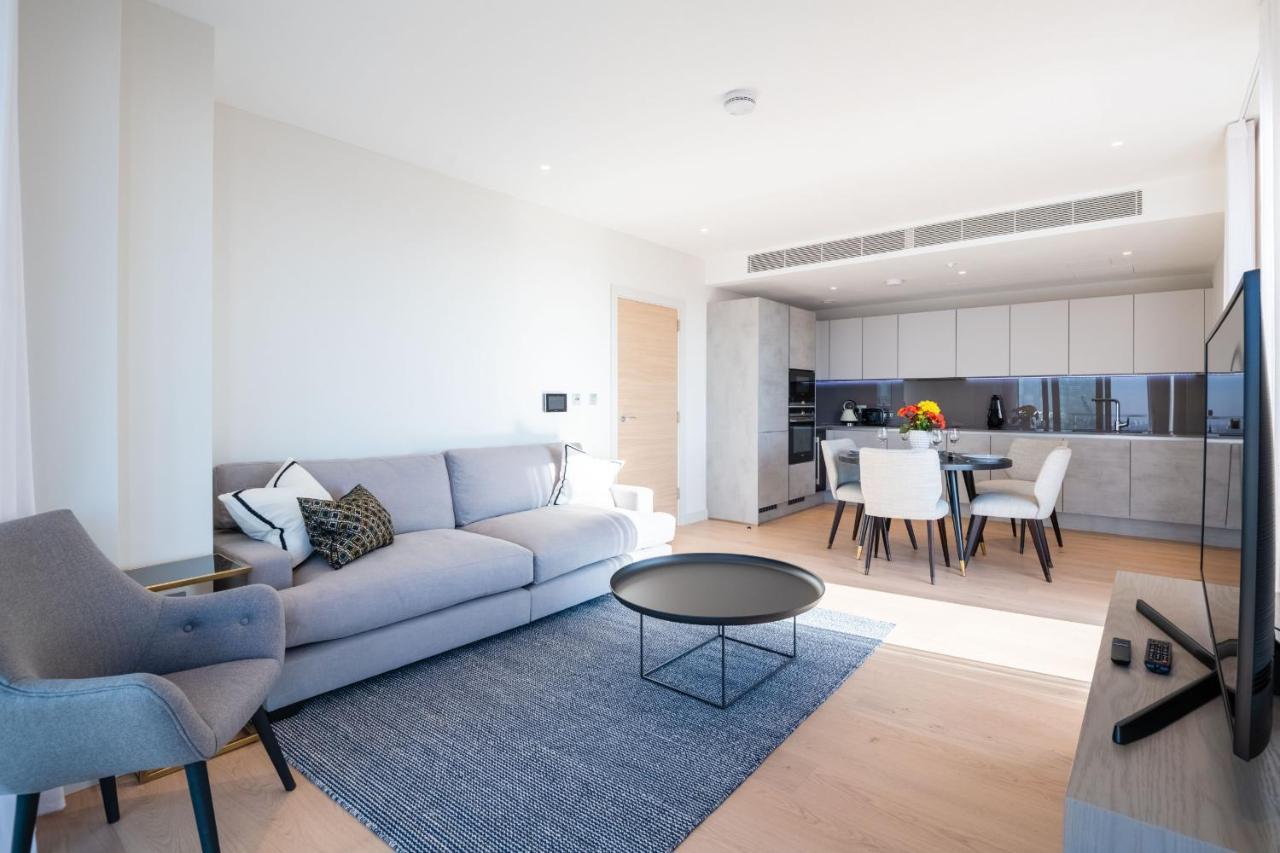 Modern Family Home Close To Victoria Station By Underthedoormat London Exterior photo